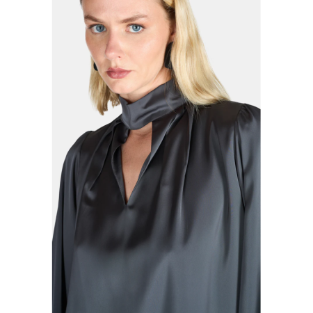 BLUSA RASO COLLO ALTO 023 PIOMBO