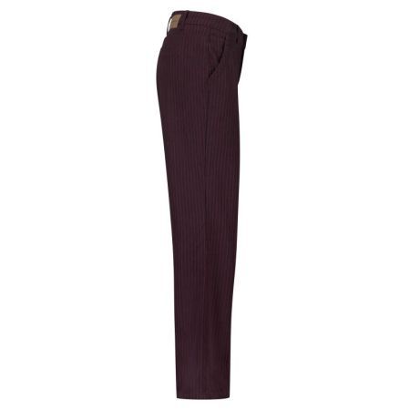  228 Aubergine