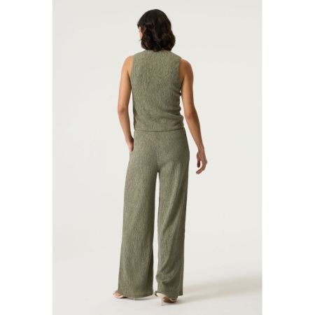  9945-olive bree