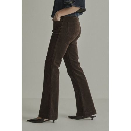 L32 205 Deep Brown