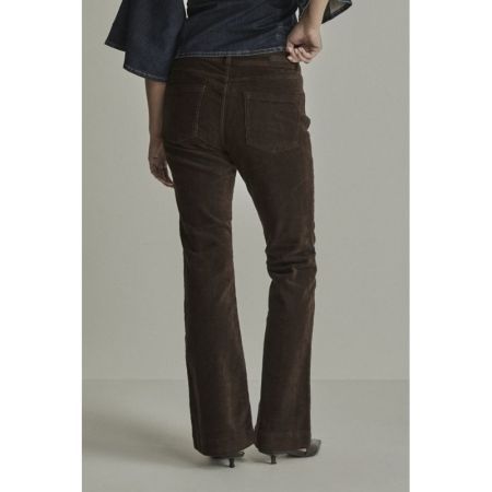 L32 205 Deep Brown