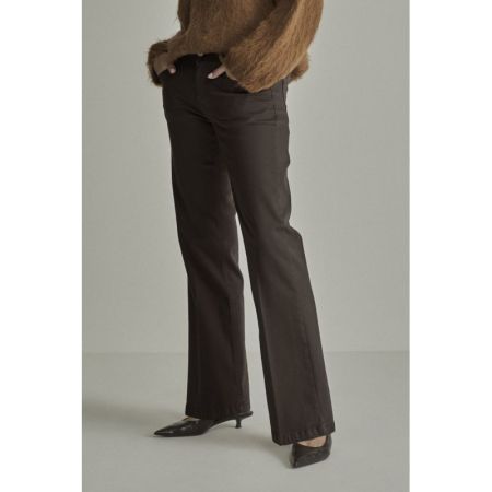 L32 205 Deep Brown