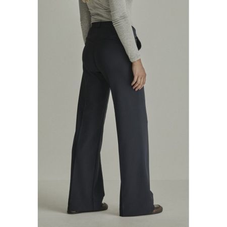 L32 301 Navy -